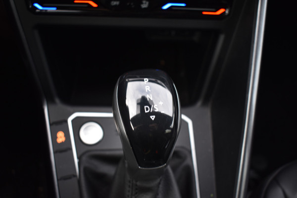 Volkswagen Taigo TSI 110PK DSG STYLE SPORT CAMERA/NAVI/LEDER