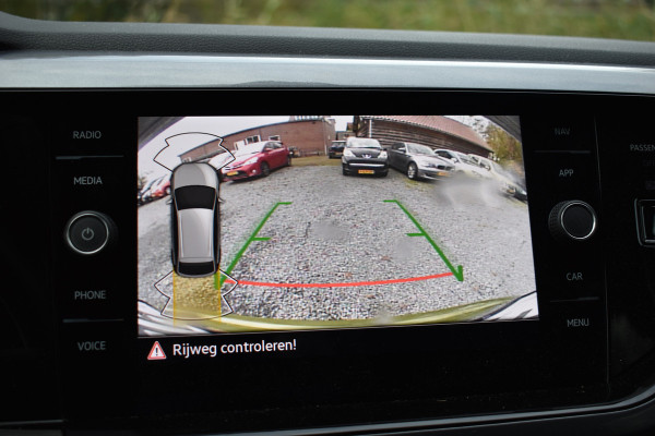 Volkswagen Taigo TSI 110PK DSG STYLE SPORT CAMERA/NAVI/LEDER