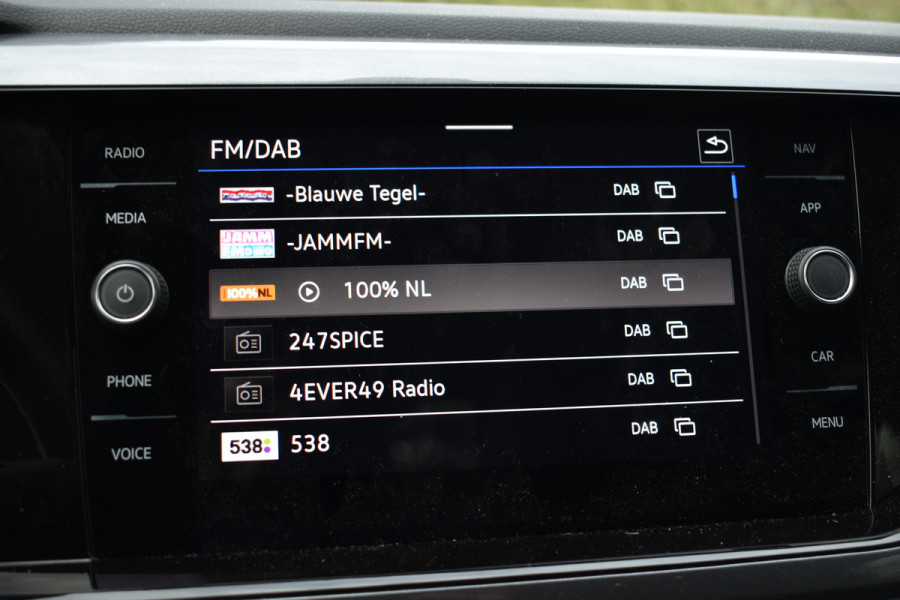 Volkswagen Taigo TSI 110PK DSG STYLE SPORT CAMERA/NAVI/LEDER