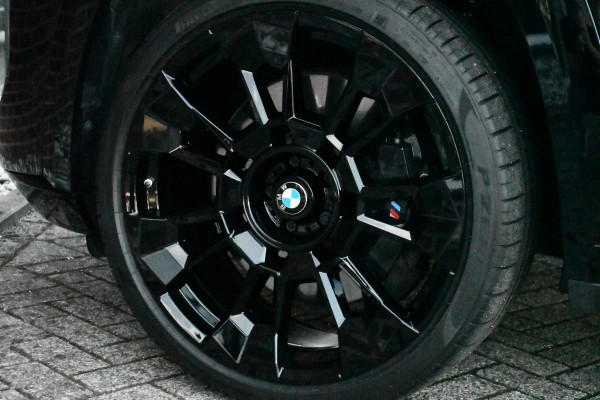 BMW XM V8 650pk 30kWh Trekh 23inch DA-Prof 360 | H/K