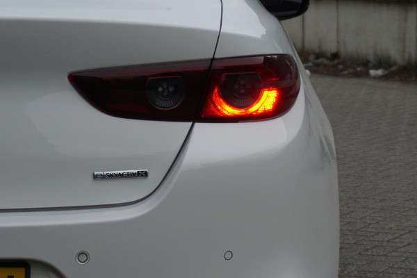 Mazda 3 2.0 e-SkyActiv-X M Hybrid 186PK/Head-Up/LED/ Dealeronderhouden.