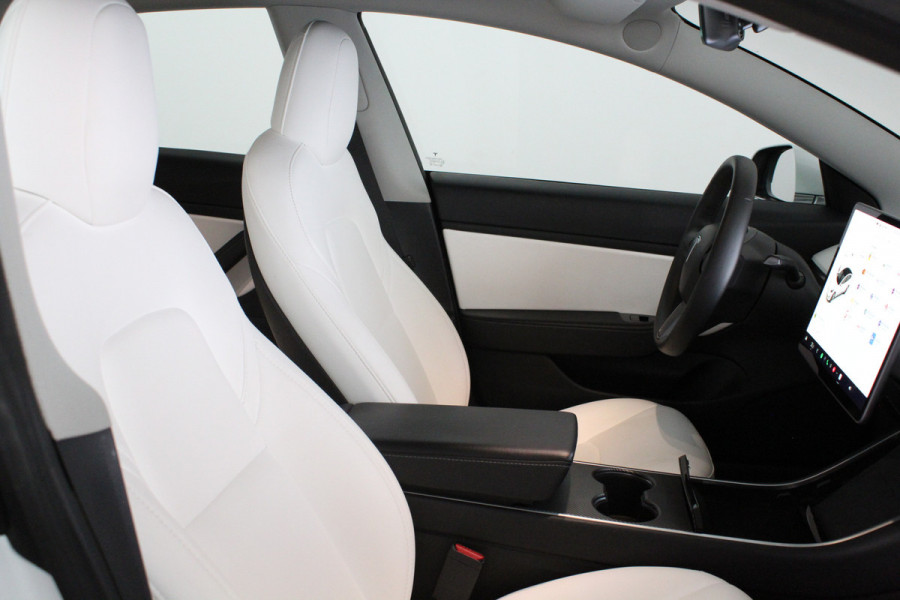 Tesla Model 3 Long Range AWD 75 kWh | Achterbank verwarmd | Autonomous Emergency Braking | Basic Autopilot