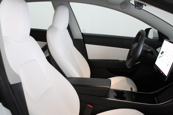 Tesla Model 3 Long Range AWD 75 kWh | Achterbank verwarmd | Autonomous Emergency Braking | Basic Autopilot