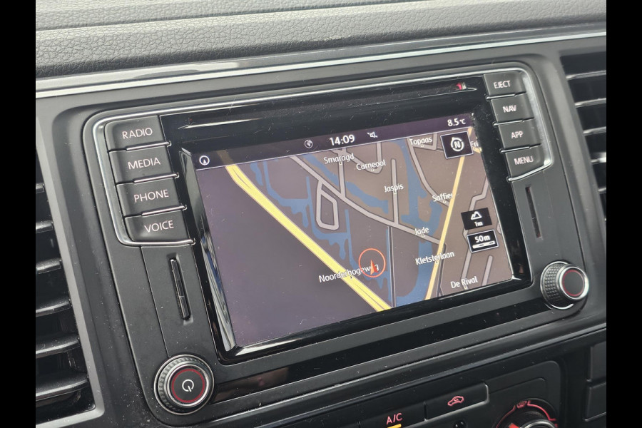 Volkswagen Transporter 2.0 TDI L2H1 Comfortline Plus 150 pk Automaat | Navigatie | Full led | Trekhaak | Side bars | Imperiaal | Adaptieve cruise control | Voorruitverwarming | 1ste eigenaar etc.