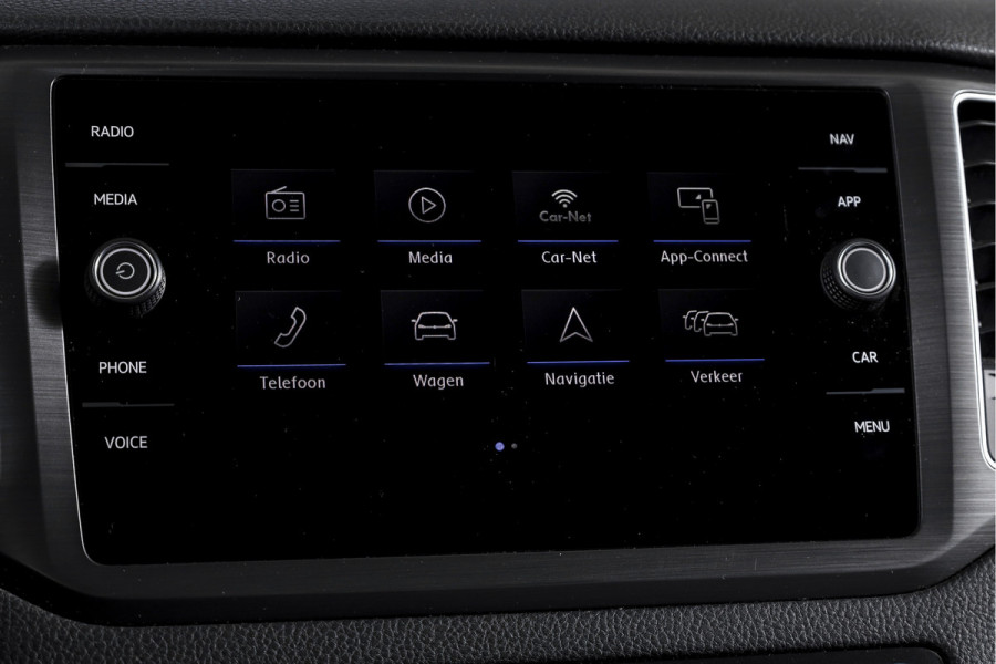 Volkswagen Golf Sportsvan 1.5 TSI ACT 130 PK Comfortline - Automaat | Adapt. Cruise | Stoelverw. | PDC | Camera | App.Connect + NAV. | ECC | DAB | Trekhaak | LM 16" |