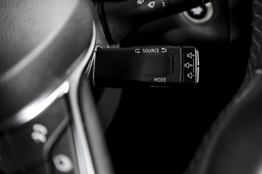 Renault Captur 1.0 TCe 90 Edition One | Dig.Cockpit | Adapt.Cruise |  PDC | 360 Camera | NAV + App.Connect | Auto.Airco | Trekhaak | LM 17" |