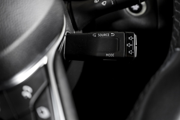 Renault Captur 1.0 TCe 90 Edition One | Dig.Cockpit | Adapt.Cruise |  PDC | 360 Camera | NAV + App.Connect | Auto.Airco | Trekhaak | LM 17" |