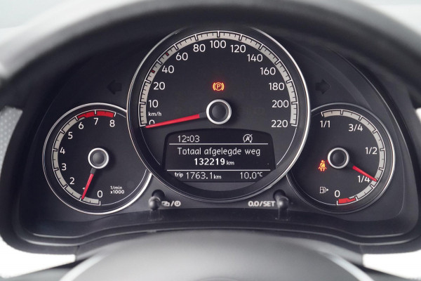 Volkswagen up! 1.0 TSI BMT high up! / NL-Auto / 90 PK / Camera / Beats Audio / Cruise / Airco / 15" LMV