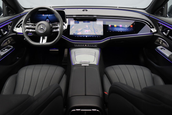 Mercedes-Benz E-Klasse Estate 300 e Premium+ AMG Line | Airmatic | Hyperscreen | Distronic+ | Memory | Massage | Burmester | Stoelventilatie | 3D-Display | HUD | Verwarmd Stuurwiel | Trekhaak | Digital Light |