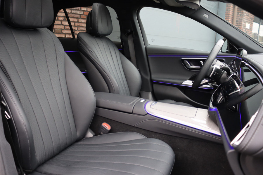 Mercedes-Benz E-Klasse Estate 300 e Premium+ AMG Line | Airmatic | Hyperscreen | Distronic+ | Memory | Massage | Burmester | Stoelventilatie | 3D-Display | HUD | Verwarmd Stuurwiel | Trekhaak | Digital Light |