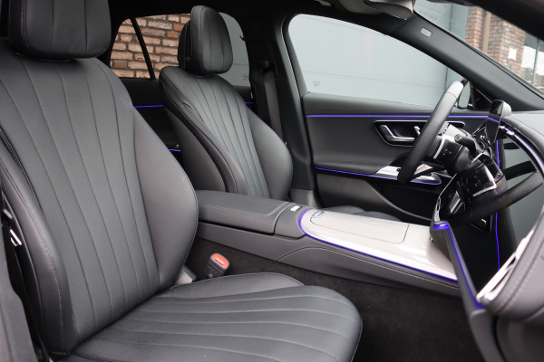 Mercedes-Benz E-Klasse Estate 300 e Premium+ AMG Line | Airmatic | Hyperscreen | Distronic+ | Memory | Massage | Burmester | Stoelventilatie | 3D-Display | HUD | Verwarmd Stuurwiel | Trekhaak | Digital Light |