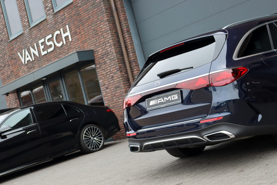 Mercedes-Benz E-Klasse Estate 300 e Premium+ AMG Line | Airmatic | Hyperscreen | Distronic+ | Memory | Massage | Burmester | Stoelventilatie | 3D-Display | HUD | Verwarmd Stuurwiel | Trekhaak | Digital Light |