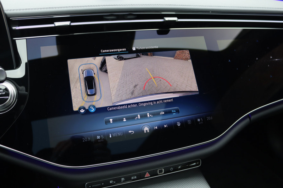 Mercedes-Benz E-Klasse Estate 300 e Premium+ AMG Line | Airmatic | Hyperscreen | Distronic+ | Memory | Massage | Burmester | Stoelventilatie | 3D-Display | HUD | Verwarmd Stuurwiel | Trekhaak | Digital Light |