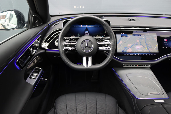 Mercedes-Benz E-Klasse Estate 300 e Premium+ AMG Line | Airmatic | Hyperscreen | Distronic+ | Memory | Massage | Burmester | Stoelventilatie | 3D-Display | HUD | Verwarmd Stuurwiel | Trekhaak | Digital Light |
