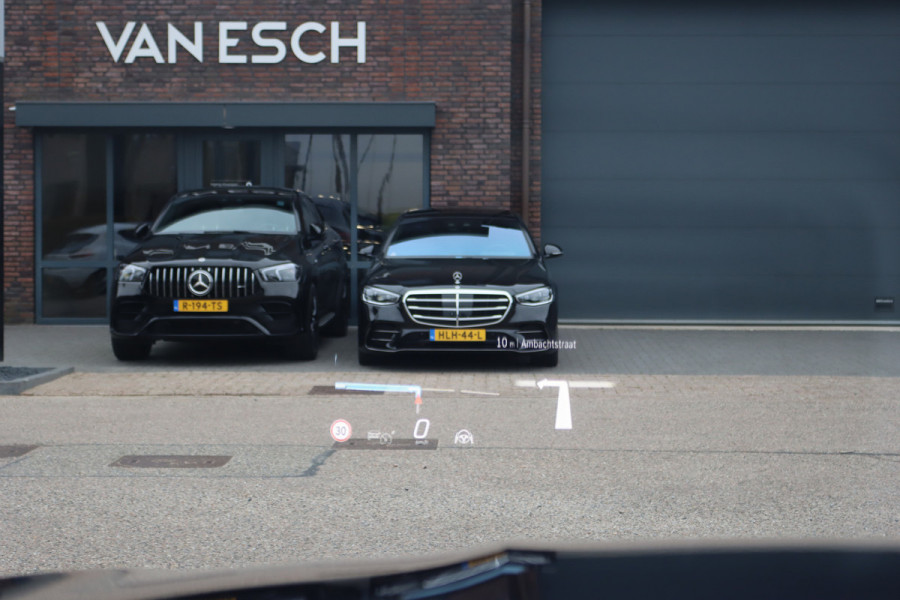 Mercedes-Benz E-Klasse Estate 300 e Premium+ AMG Line | Airmatic | Hyperscreen | Distronic+ | Memory | Massage | Burmester | Stoelventilatie | 3D-Display | HUD | Verwarmd Stuurwiel | Trekhaak | Digital Light |