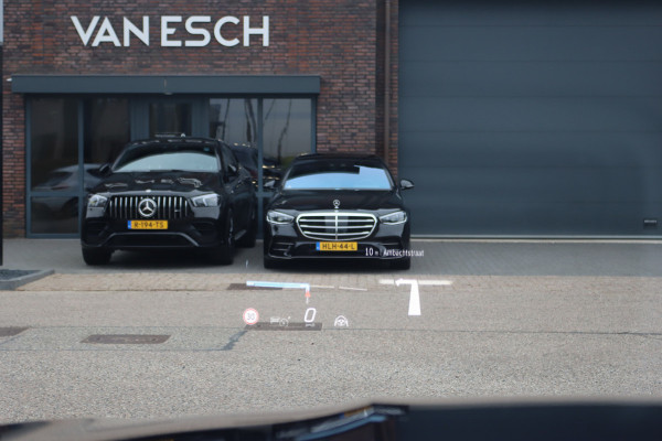 Mercedes-Benz E-Klasse Estate 300 e Premium+ AMG Line | Airmatic | Hyperscreen | Distronic+ | Memory | Massage | Burmester | Stoelventilatie | 3D-Display | HUD | Verwarmd Stuurwiel | Trekhaak | Digital Light |
