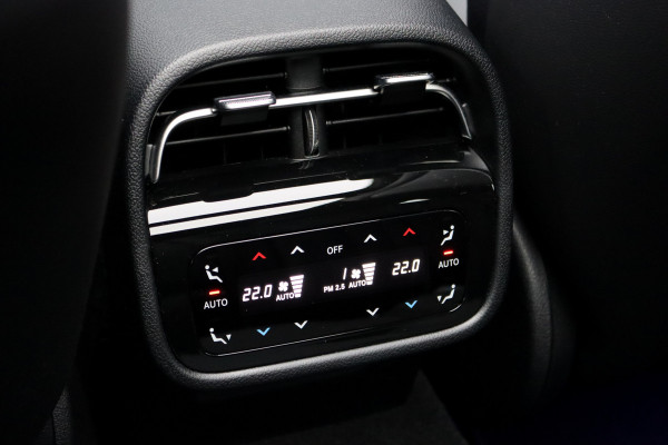 Mercedes-Benz E-Klasse Estate 300 e Premium+ AMG Line | Airmatic | Hyperscreen | Distronic+ | Memory | Massage | Burmester | Stoelventilatie | 3D-Display | HUD | Verwarmd Stuurwiel | Trekhaak | Digital Light |