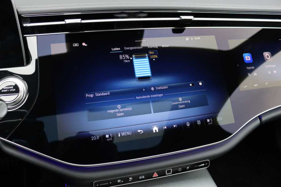 Mercedes-Benz E-Klasse Estate 300 e Premium+ AMG Line | Airmatic | Hyperscreen | Distronic+ | Memory | Massage | Burmester | Stoelventilatie | 3D-Display | HUD | Verwarmd Stuurwiel | Trekhaak | Digital Light |