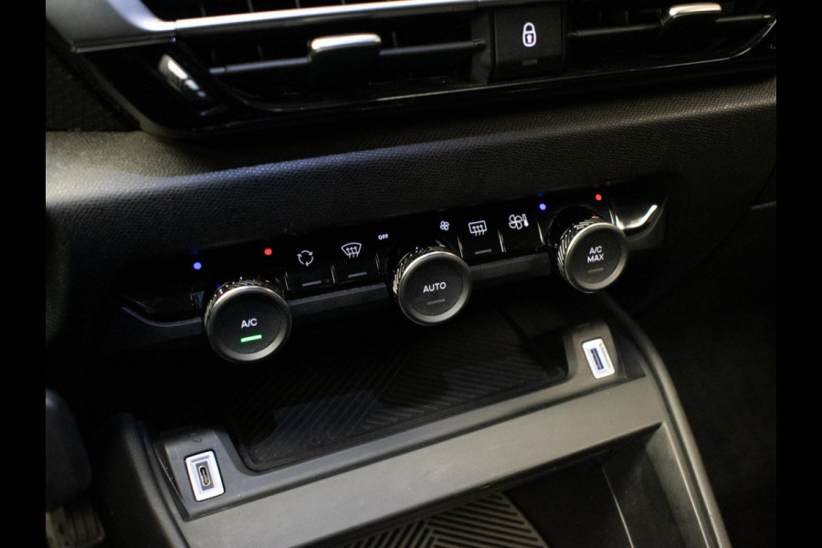 Citroën C4 1.2 Puretech Feel Pack (APPLE CARPLAY,NAVI,CAMERA,DIGITALE COCKPIT,SPORTSTOELEN,GETINT,PDC,LANE ASSIST,NETTESTAAT)