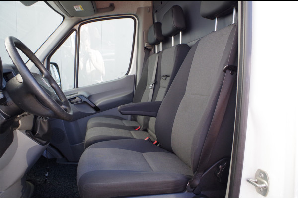 Volkswagen Crafter 35 2.0 TDI L2H2 > 140pk/Euro6/camera/cruise/270° deuren/Opstap bumper achter...