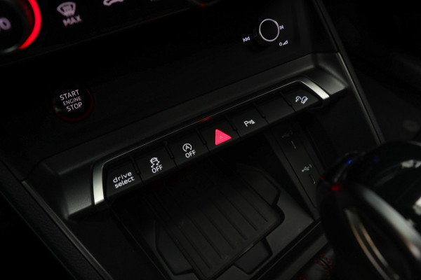 Audi RSQ3 Sportback TFSI RS 360° Panorama ACC Sonos Memory Leer Navi Sonos Climate voor en achter PDC 21" LM velgen Fabrieksgarantie t/m 2029!