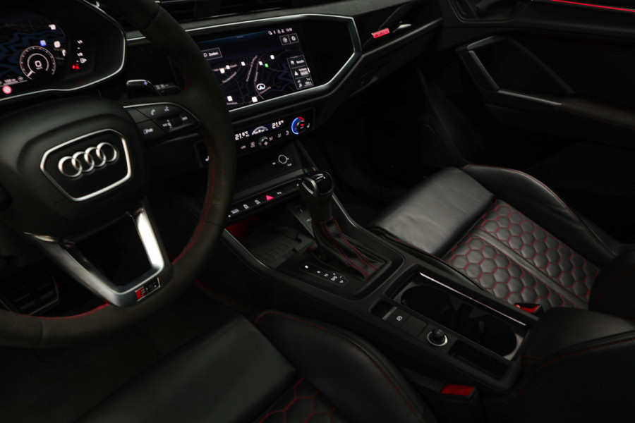 Audi RSQ3 Sportback TFSI RS 360° Panorama ACC Sonos Memory Leer Navi Sonos Climate voor en achter PDC 21" LM velgen Fabrieksgarantie t/m 2029!