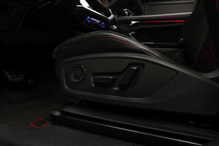 Audi RSQ3 Sportback TFSI RS 360° Panorama ACC Sonos Memory Leer Navi Sonos Climate voor en achter PDC 21" LM velgen Fabrieksgarantie t/m 2029!