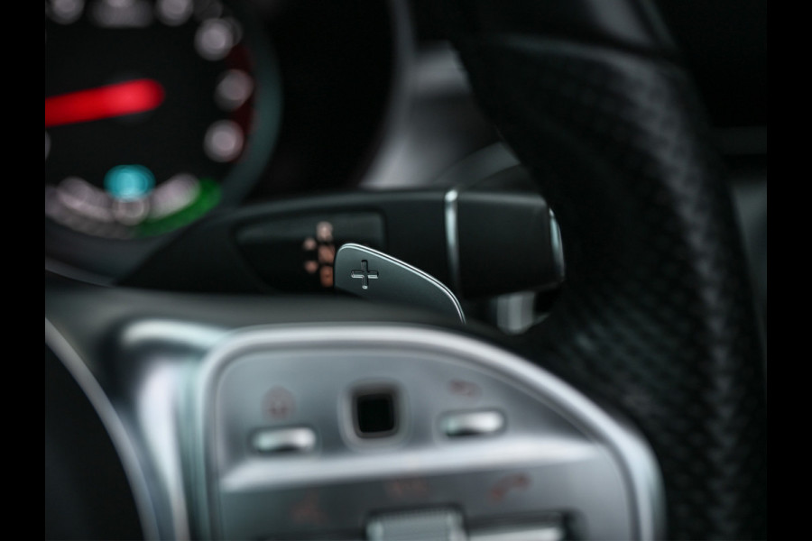 Mercedes-Benz C-Klasse Cabrio 200 Advantage Pack · AMG Line · Sportstoelen · Stoelverwarming · Nekverwarming · Camera · Trekhaak