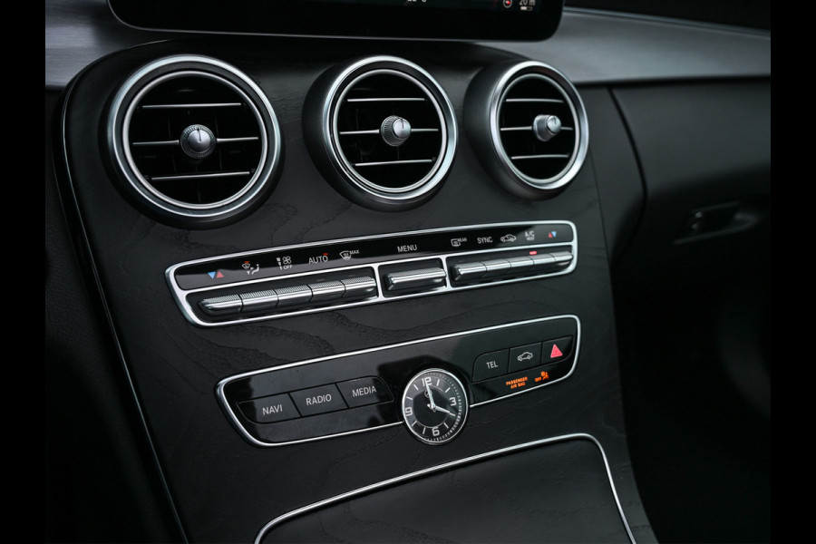 Mercedes-Benz C-Klasse Cabrio 200 Advantage Pack · AMG Line · Sportstoelen · Stoelverwarming · Nekverwarming · Camera · Trekhaak
