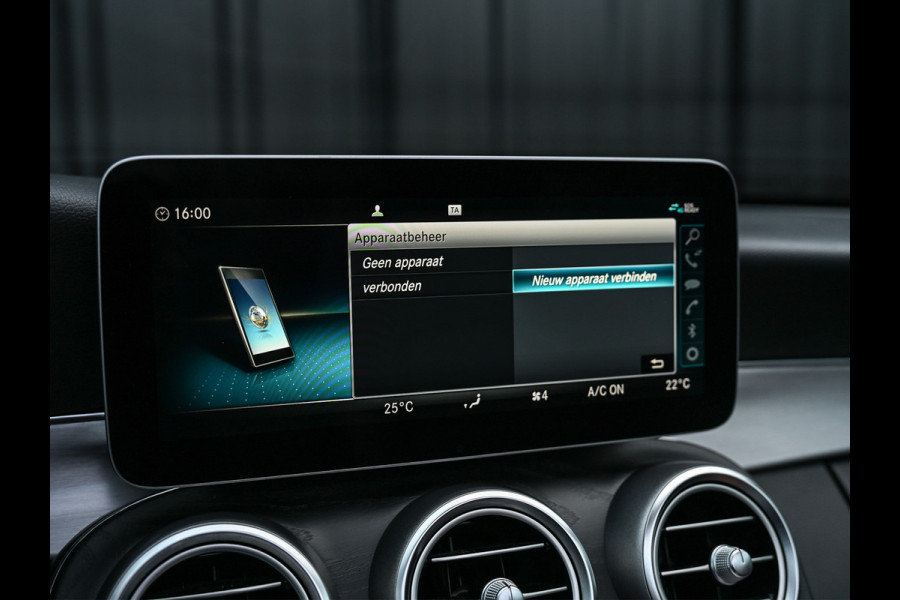 Mercedes-Benz C-Klasse Cabrio 200 Advantage Pack · AMG Line · Sportstoelen · Stoelverwarming · Nekverwarming · Camera · Trekhaak