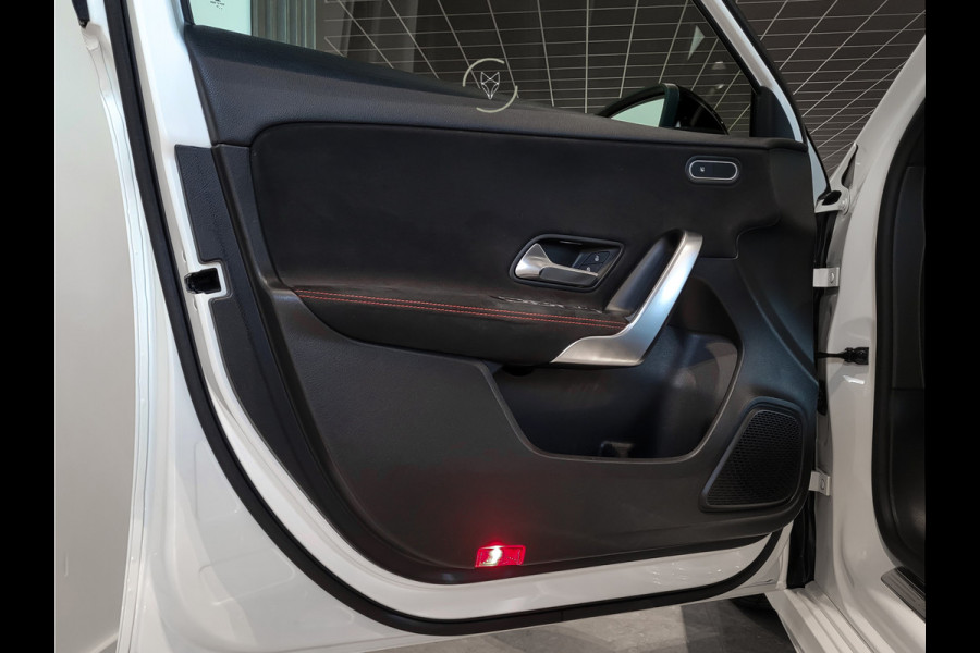 Mercedes-Benz A-Klasse 180 d AMG Night|Panorama|Widescreen|LED|MBUX Aut7