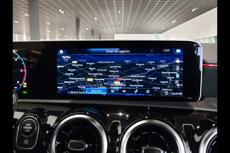 Mercedes-Benz A-Klasse 180 d AMG Night|Panorama|Widescreen|LED|MBUX Aut7