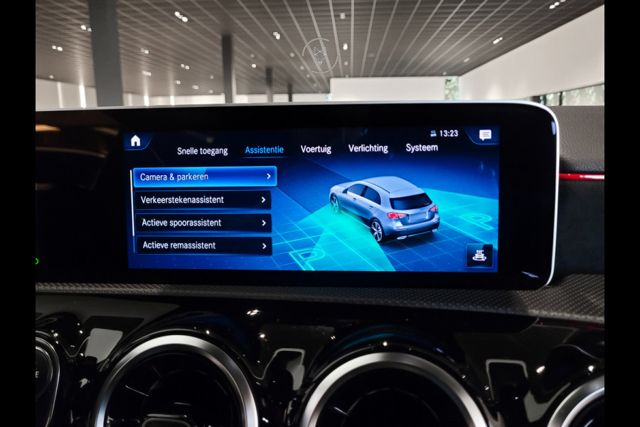 Mercedes-Benz A-Klasse 180 d AMG Night|Panorama|Widescreen|LED|MBUX Aut7