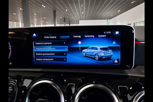 Mercedes-Benz A-Klasse 180 d AMG Night|Panorama|Widescreen|LED|MBUX Aut7