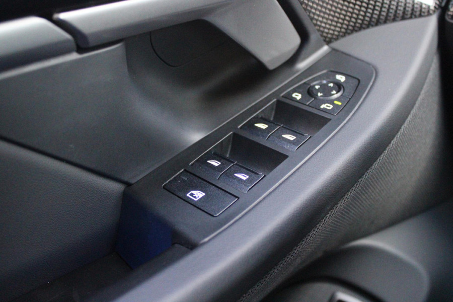 BMW 5 Serie Touring 520i M-SPORT | PANORAMA DAK | TREKHAAK ELEKTRISCH WEGKLAPBAAR | HARMAN KARDON AUDIO SYSTEM | SHADOW LINE PAKKET | ELEKTRISCH VERSTELBARE VOORSTOELEN MET GEHEUGENFUNCTIE | STOEL VENTILATIE VOOR | STOEL VERWARMING VOOR + ACHTER | 360° CAMERA | DRAADLOZE TELEFOONLADER | STAND VERWARMING | LEDEREN BEKLEDING "VEGANZA ZWART" | WARMTEWEREND GLAS | SPORT CHASSIS "M-TECHNIC" | INNOVATIE PAKKET: (HEAD UP DISPLAY/LIVE NAVIGATIE/INTERIEUR CAMERA/PARKEERSENSOREN VOOR+ACHTER/CONNECTED SERVICES) | DRAADLOZE APPLE CARPLAY/ANDROID AUTO | TRAVEL PAKKET (ELEKTRISCH BEDIENBARE ACH