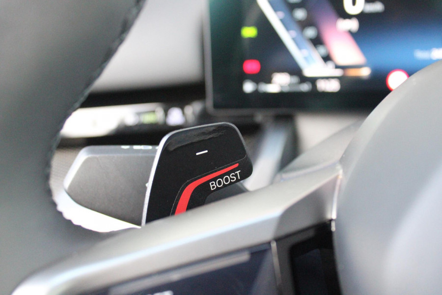 BMW 5 Serie Touring 520i M-SPORT | PANORAMA DAK | TREKHAAK ELEKTRISCH WEGKLAPBAAR | HARMAN KARDON AUDIO SYSTEM | SHADOW LINE PAKKET | ELEKTRISCH VERSTELBARE VOORSTOELEN MET GEHEUGENFUNCTIE | STOEL VENTILATIE VOOR | STOEL VERWARMING VOOR + ACHTER | 360° CAMERA | DRAADLOZE TELEFOONLADER | STAND VERWARMING | LEDEREN BEKLEDING "VEGANZA ZWART" | WARMTEWEREND GLAS | SPORT CHASSIS "M-TECHNIC" | INNOVATIE PAKKET: (HEAD UP DISPLAY/LIVE NAVIGATIE/INTERIEUR CAMERA/PARKEERSENSOREN VOOR+ACHTER/CONNECTED SERVICES) | DRAADLOZE APPLE CARPLAY/ANDROID AUTO | TRAVEL PAKKET (ELEKTRISCH BEDIENBARE ACH