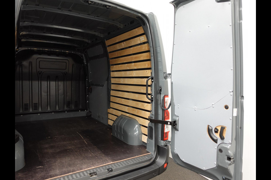 Renault Master T35 150PK L2H2 Energy Work Edition Automaat Airco Cruise Camera Navi Parkeersensoren Trekhaak