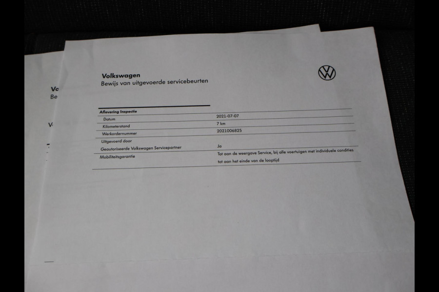 Volkswagen Golf 1.0 eTSI DSG + VIRTUAL COCKPIT | SFEERVERLICHTING | STUURVERW. / STOELVERW. | CAMERA | ADAPTIVE CRUISE CONTROL