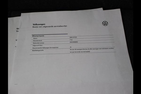 Volkswagen Golf 1.0 eTSI DSG + VIRTUAL COCKPIT | SFEERVERLICHTING | STUURVERW. / STOELVERW. | CAMERA | ADAPTIVE CRUISE CONTROL