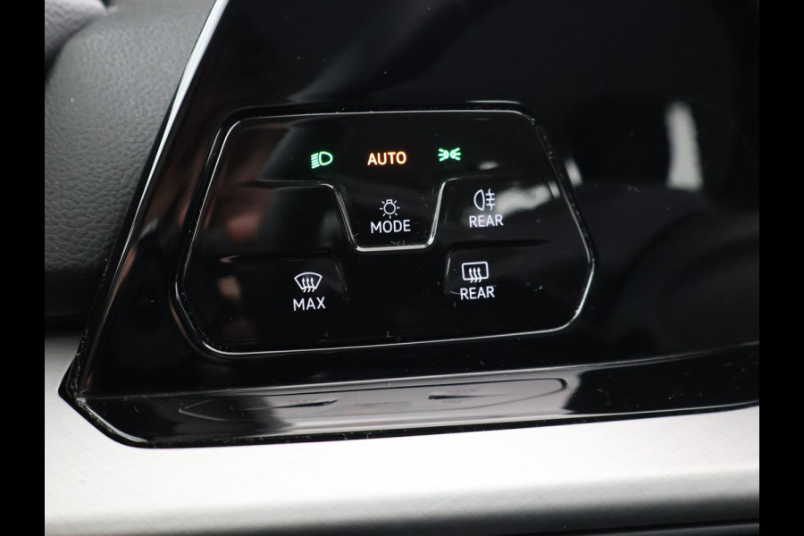 Volkswagen Golf 1.0 eTSI DSG + VIRTUAL COCKPIT | SFEERVERLICHTING | STUURVERW. / STOELVERW. | CAMERA | ADAPTIVE CRUISE CONTROL