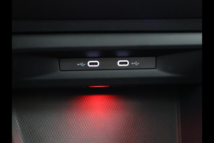 Volkswagen Golf 1.0 eTSI DSG + VIRTUAL COCKPIT | SFEERVERLICHTING | STUURVERW. / STOELVERW. | CAMERA | ADAPTIVE CRUISE CONTROL