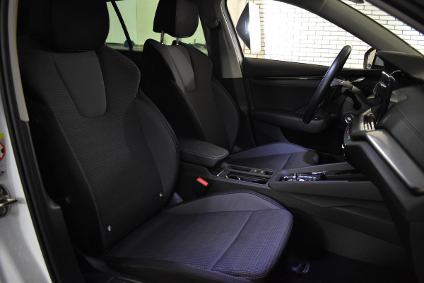 Škoda Octavia Combi TSI iV PHEV 204PK DSG HYBRID BUSINESS NAVI/CARPLAY/PDC