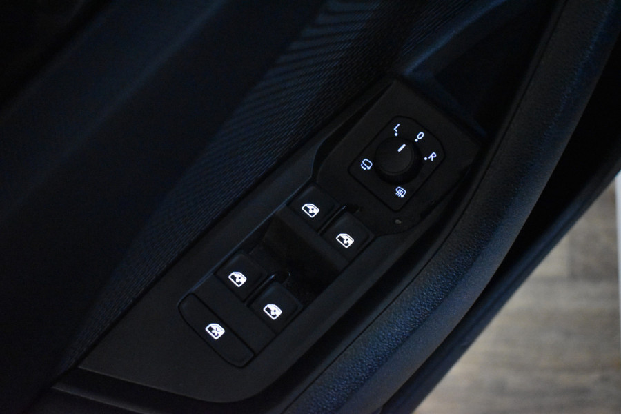 Škoda Octavia Combi TSI iV PHEV 204PK DSG HYBRID BUSINESS NAVI/CARPLAY/PDC