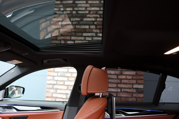 BMW 5 Serie M550d xDrive High Executive | Schuifdak | Bowers&Wilkins | ACC | Trekhaak | Entertainment Achter | Parfumering | Stoelventilatie | HUD | Massage | Standverwarming | Zonnerollo's | Display Key | Aerodynamicapakket |
