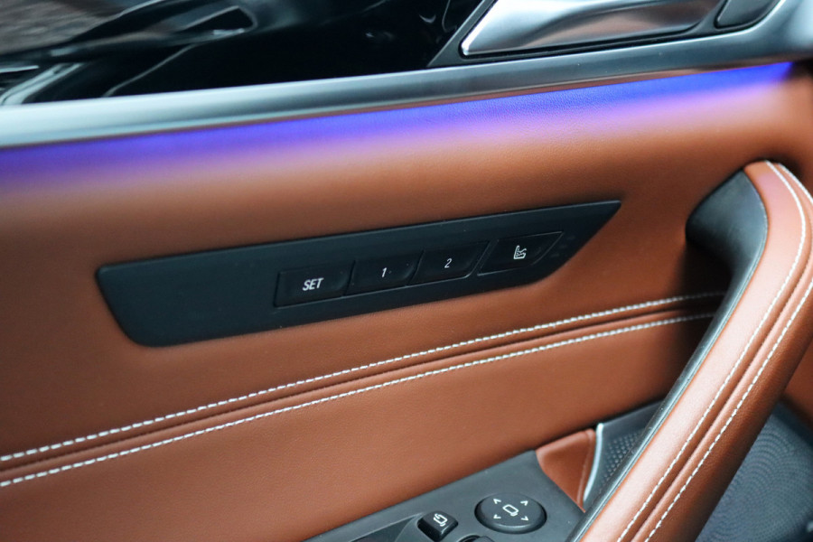 BMW 5 Serie M550d xDrive High Executive | Schuifdak | Bowers&Wilkins | ACC | Trekhaak | Entertainment Achter | Parfumering | Stoelventilatie | HUD | Massage | Standverwarming | Zonnerollo's | Display Key | Aerodynamicapakket |