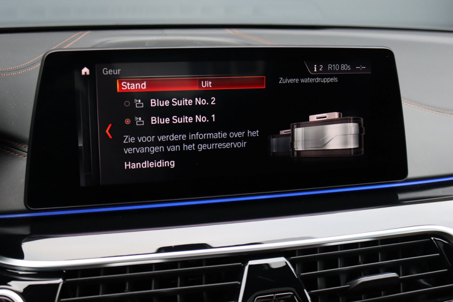 BMW 5 Serie M550d xDrive High Executive | Schuifdak | Bowers&Wilkins | ACC | Trekhaak | Entertainment Achter | Parfumering | Stoelventilatie | HUD | Massage | Standverwarming | Zonnerollo's | Display Key | Aerodynamicapakket |