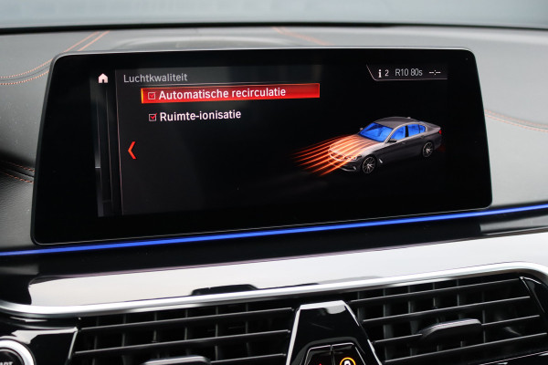 BMW 5 Serie M550d xDrive High Executive | Schuifdak | Bowers&Wilkins | ACC | Trekhaak | Entertainment Achter | Parfumering | Stoelventilatie | HUD | Massage | Standverwarming | Zonnerollo's | Display Key | Aerodynamicapakket |