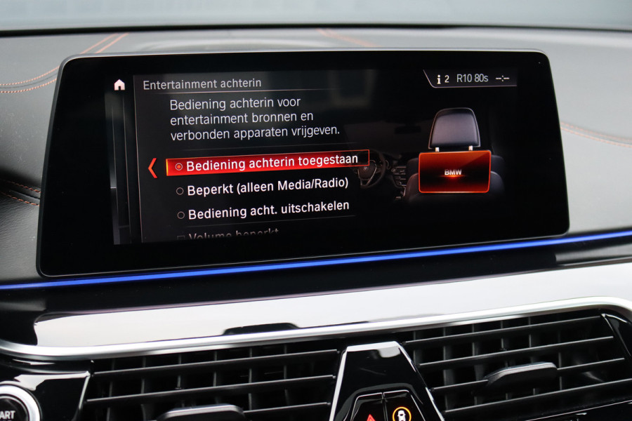 BMW 5 Serie M550d xDrive High Executive | Schuifdak | Bowers&Wilkins | ACC | Trekhaak | Entertainment Achter | Parfumering | Stoelventilatie | HUD | Massage | Standverwarming | Zonnerollo's | Display Key | Aerodynamicapakket |