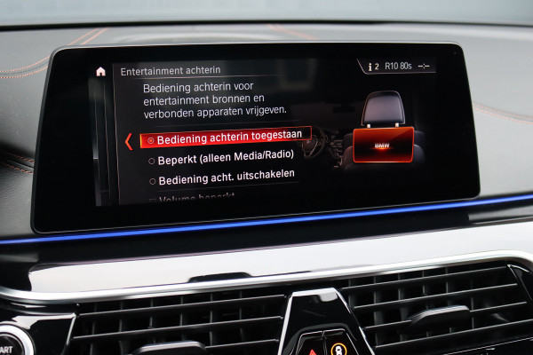 BMW 5 Serie M550d xDrive High Executive | Schuifdak | Bowers&Wilkins | ACC | Trekhaak | Entertainment Achter | Parfumering | Stoelventilatie | HUD | Massage | Standverwarming | Zonnerollo's | Display Key | Aerodynamicapakket |