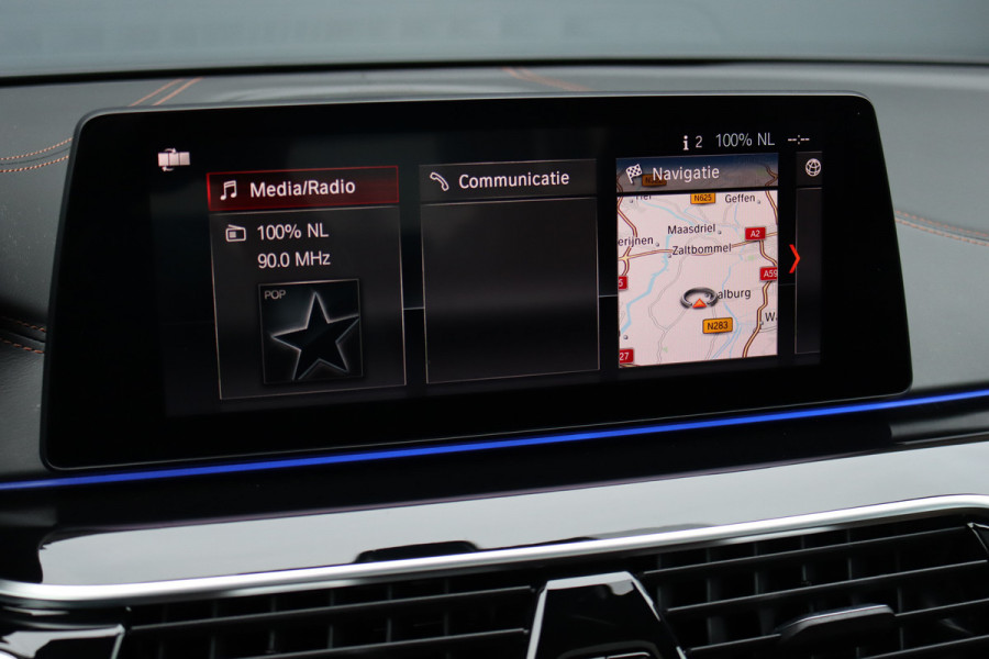 BMW 5 Serie M550d xDrive High Executive | Schuifdak | Bowers&Wilkins | ACC | Trekhaak | Entertainment Achter | Parfumering | Stoelventilatie | HUD | Massage | Standverwarming | Zonnerollo's | Display Key | Aerodynamicapakket |